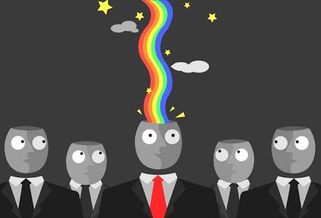 Anormallarin İçinden Bir Normal